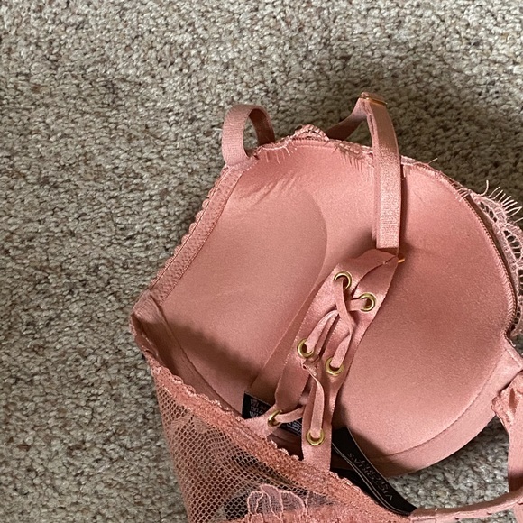 Very sexy push up - Picture 3 of 5